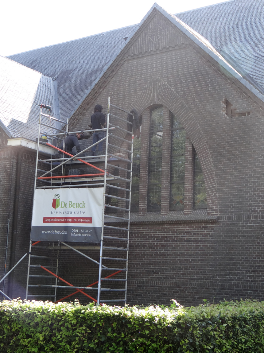 Scheurherstel & Gevelrenovatie - Kerk Emmer-Compascuum - De Beuck Gevelrestauratie - Voegen - herstel scheurvorming
