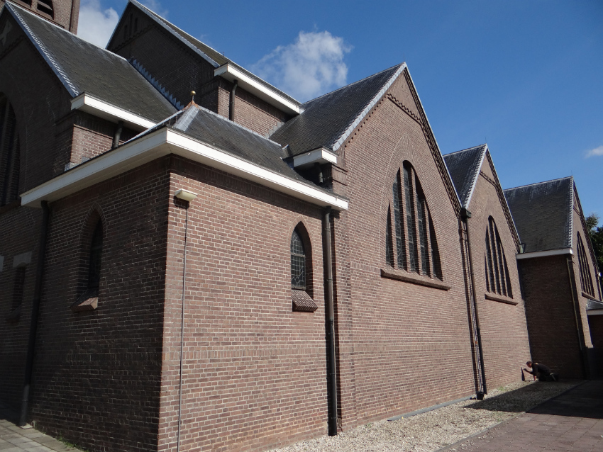 Scheurherstel & Gevelrenovatie - Kerk Emmer-Compascuum - De Beuck Gevelrestauratie - Voegen - herstel scheurvorming